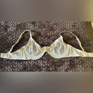 Victoria’s Secret 34D mesh bra